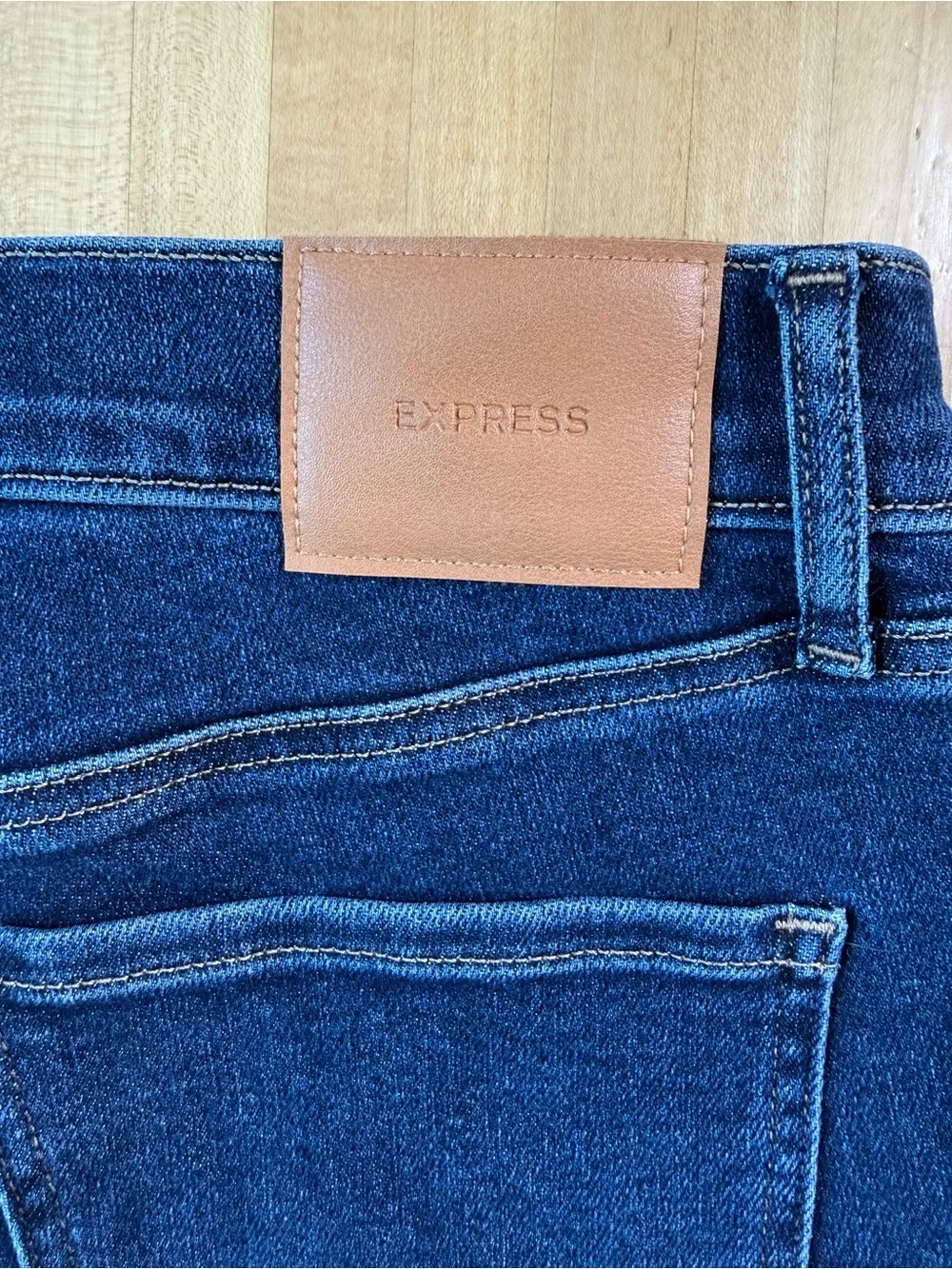 Express 70s Flare Mid Rise Hyper Sculpt Jeans 6R Dark Wash Stretch
